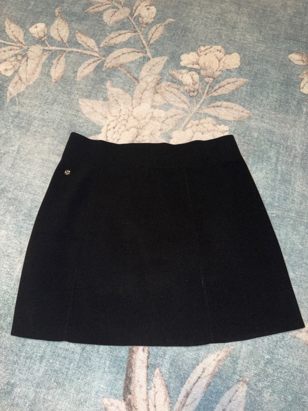 Lululemon Black Ribbed knit mini skirt